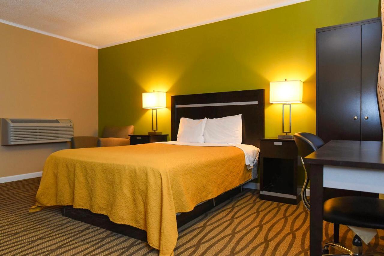 Capital Inn And Suites Rensselaer Экстерьер фото