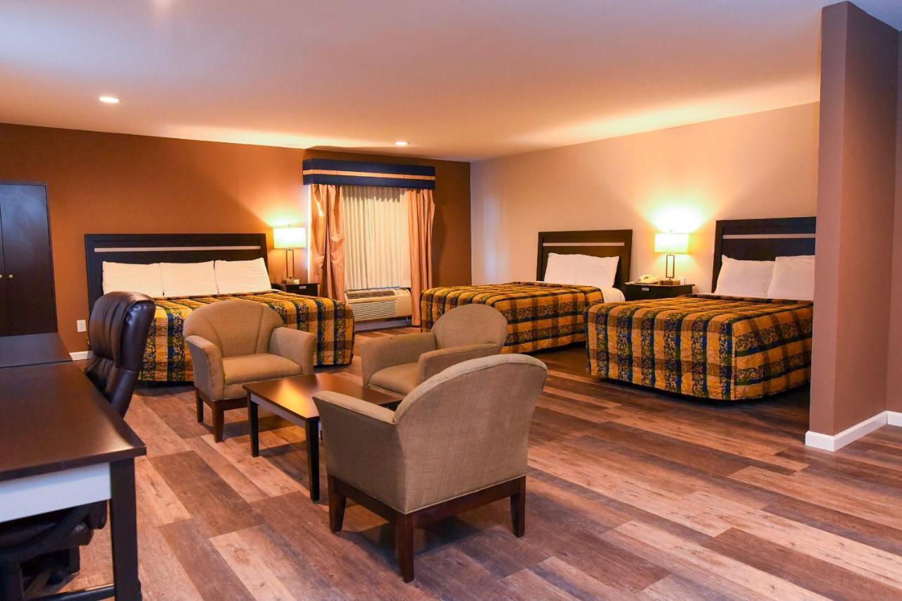 Capital Inn And Suites Rensselaer Экстерьер фото